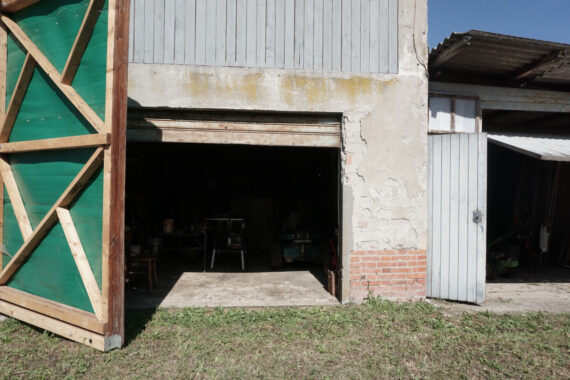 RUSTICO DI CAMPAGNA CON TERRENO E ACCESSORI