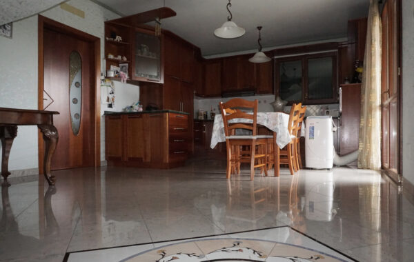 VILLA INDIPENDENTE CON GIARDINO