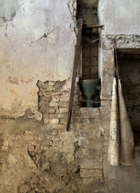 AFFASCINANTE CASA DI CAMPAGNA DA RISTRUTTURARE