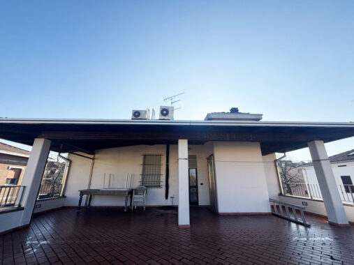 TRILOCALE IN BIFAMILIARE CON AMPIA TERRAZZA