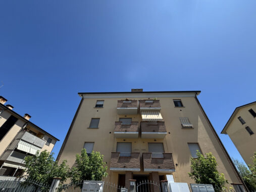 TRILOCALE CON AMPIO BALCONE E GARAGE