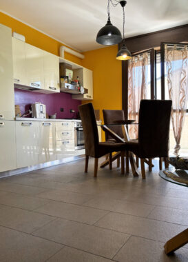 TRILOCALE CON AMPIO BALCONE E GARAGE
