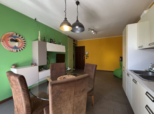 TRILOCALE CON AMPIO BALCONE E GARAGE