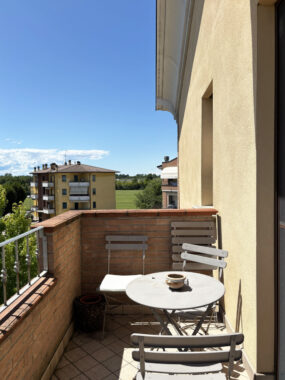 TRILOCALE CON AMPIO BALCONE E GARAGE