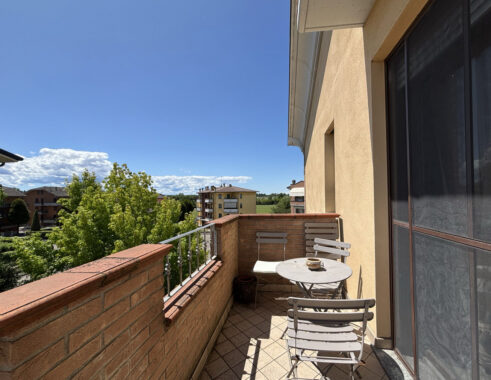 TRILOCALE CON AMPIO BALCONE E GARAGE