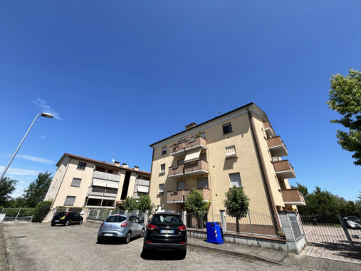 TRILOCALE CON AMPIO BALCONE E GARAGE