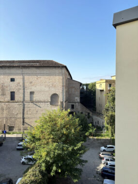 QUADRILOCALE SIGNORILE A DUE PASSI DALLA PILOTTA