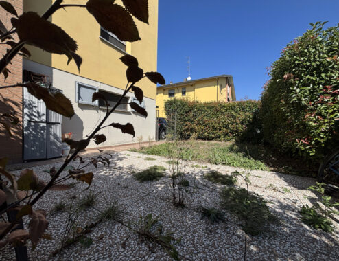 TRILOCALE CON GIARDINO PRIVATO