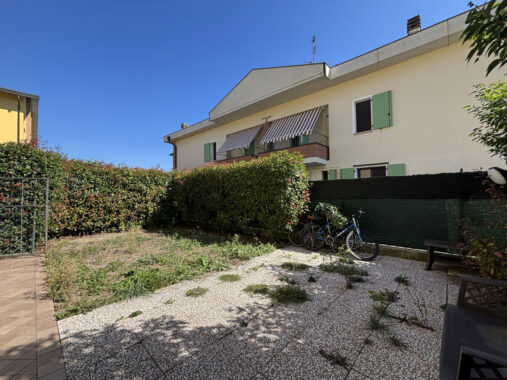 TRILOCALE CON GIARDINO PRIVATO