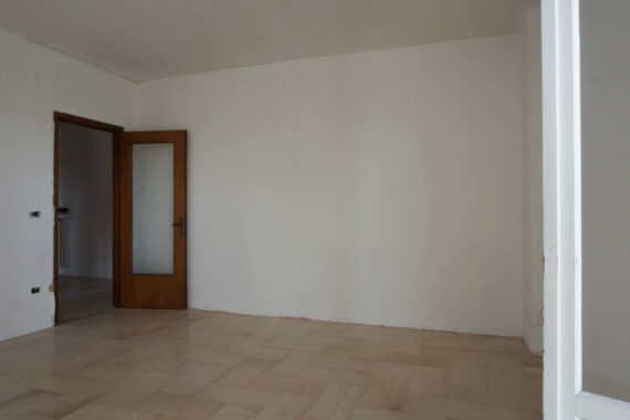 TRILOCALE ALLE PORTE DI PARMA CON LOGGIA E GARAGE