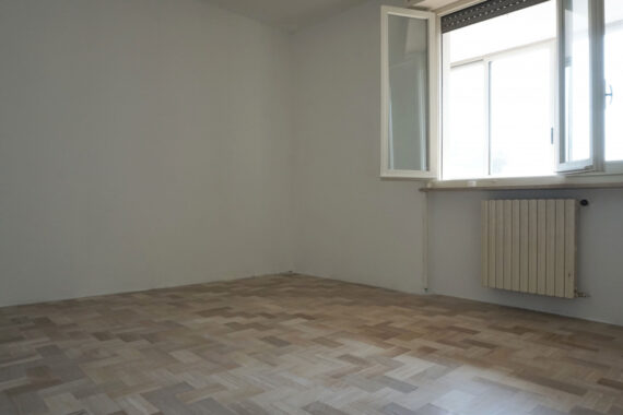 TRILOCALE ALLE PORTE DI PARMA CON LOGGIA E GARAGE