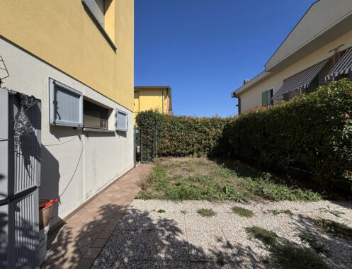 TRILOCALE CON GIARDINO PRIVATO