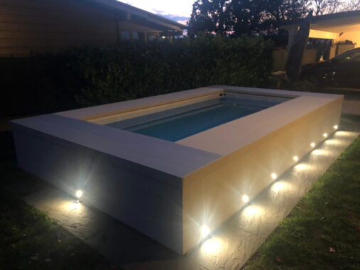 PORZIONE DI TESTA CON PISCINA E AMPIO GIARDINO