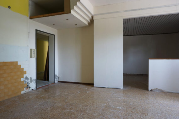 NEGOZIO – MAGAZZINO – LABORATORIO COLTARO DI SISSA