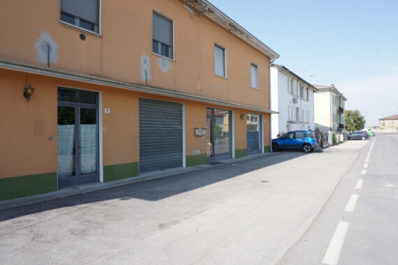 NEGOZIO – MAGAZZINO – LABORATORIO COLTARO DI SISSA