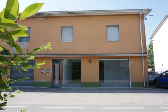 NEGOZIO – MAGAZZINO – LABORATORIO COLTARO DI SISSA