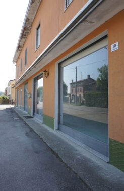 NEGOZIO – MAGAZZINO – LABORATORIO COLTARO DI SISSA