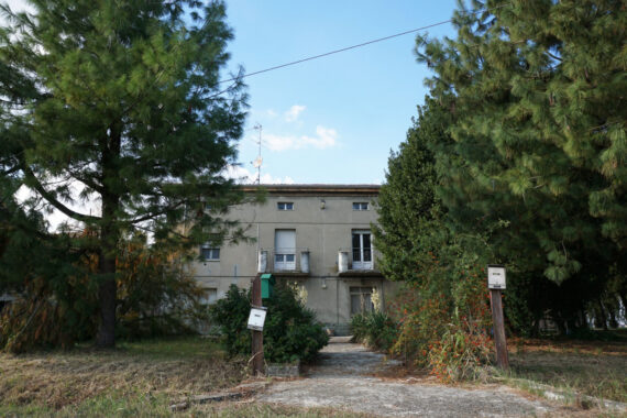 BIFAMILIARE CON GIARDINO E AREA CORTILIZIA