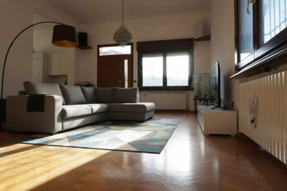 QUADRILOCALE CON GIARDINO IN BIFAMILIARE