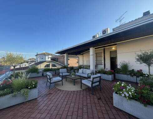 TRILOCALE IN BIFAMILIARE CON AMPIA TERRAZZA