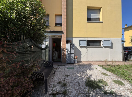 TRILOCALE CON GIARDINO PRIVATO