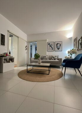 TRILOCALE RISTRUTTURATO CON TERRAZZO