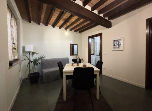 TRILOCALE ACCOGLIENTE SU DUE LIVELLI