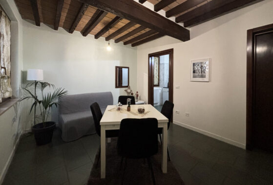 TRILOCALE ACCOGLIENTE SU DUE LIVELLI