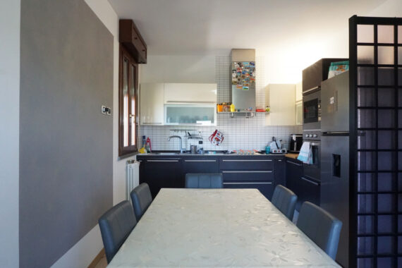 TRILOCALE CON GIARDINO PRIVATO