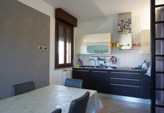 TRILOCALE CON GIARDINO PRIVATO