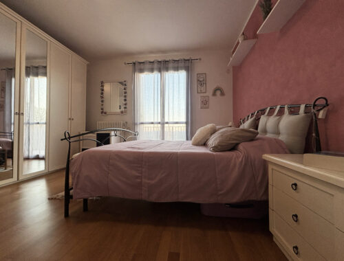 TRILOCALE ELEGANTE CON GIARDINO PRIVATO