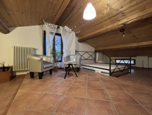 TRILOCALE ACCOGLIENTE SU DUE LIVELLI