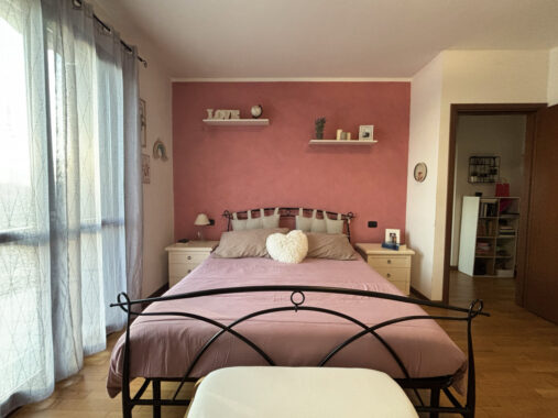 TRILOCALE ELEGANTE CON GIARDINO PRIVATO