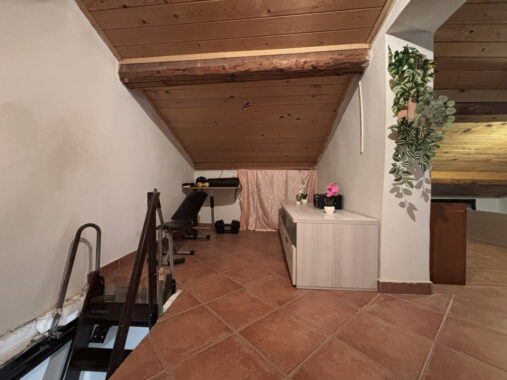 TRILOCALE ACCOGLIENTE SU DUE LIVELLI