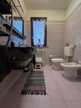 TRILOCALE ELEGANTE CON GIARDINO PRIVATO