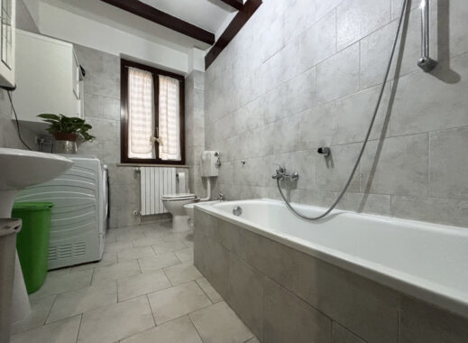 TRILOCALE ACCOGLIENTE SU DUE LIVELLI