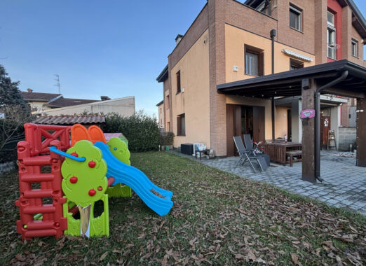 TRILOCALE ELEGANTE CON GIARDINO PRIVATO