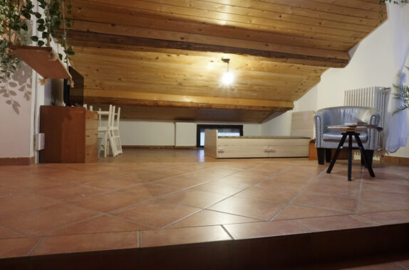 TRILOCALE ACCOGLIENTE SU DUE LIVELLI