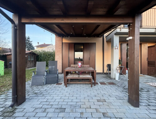 TRILOCALE ELEGANTE CON GIARDINO PRIVATO