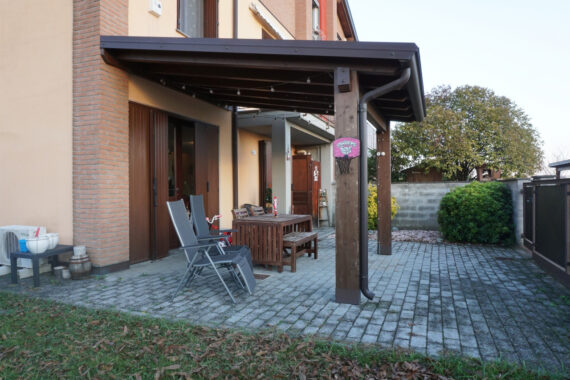 TRILOCALE ELEGANTE CON GIARDINO PRIVATO