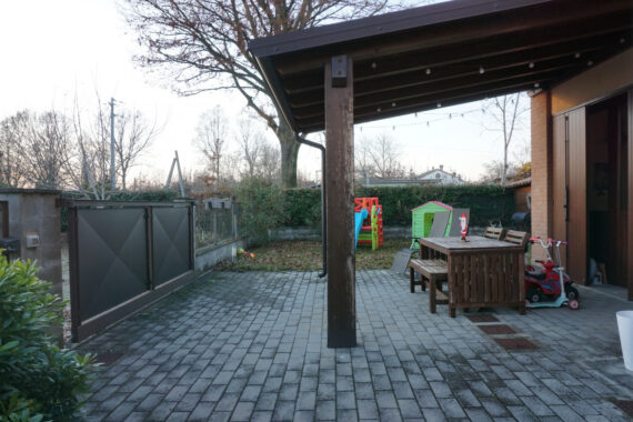 TRILOCALE ELEGANTE CON GIARDINO PRIVATO