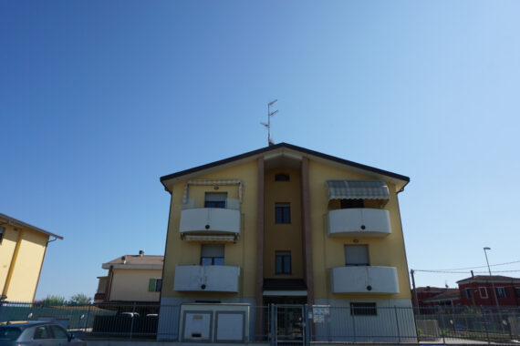 TRILOCALE CON GIARDINO PRIVATO