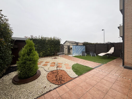 QUADRILOCALE CON INGRESSO INDIPENDENTE E AMPIO GIARDINO PRIVATO