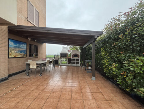 QUADRILOCALE CON INGRESSO INDIPENDENTE E AMPIO GIARDINO PRIVATO