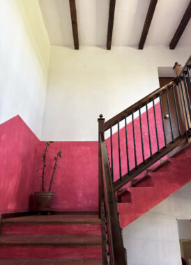 TRILOCALE SU DUE LIVELLI IN PICCOLA CORTE