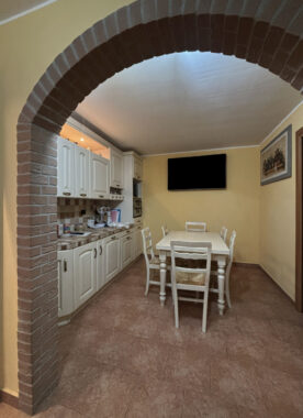 QUADRILOCALE CON INGRESSO INDIPENDENTE E AMPIO GIARDINO PRIVATO