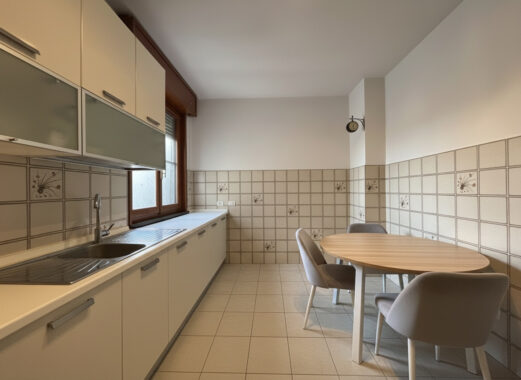 QUADRILOCALE SPAZIOSO IN CENTRO PAESE