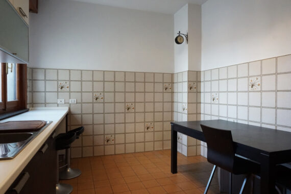 QUADRILOCALE SPAZIOSO IN CENTRO PAESE