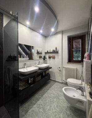 QUADRILOCALE CON INGRESSO INDIPENDENTE E AMPIO GIARDINO PRIVATO