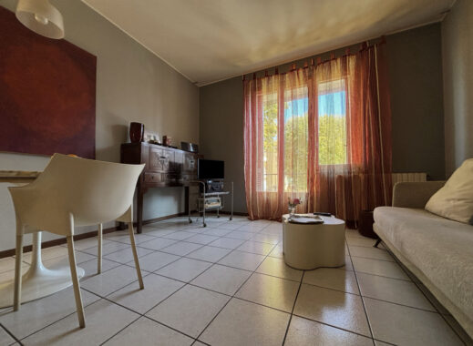 TRILOCALE LUMINOSO CON GIARDINO CONDOMINILALE